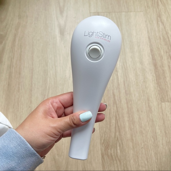 LightStim | LightStim LED Light Therapy Device For Wrinkles - Picture 3 of 4